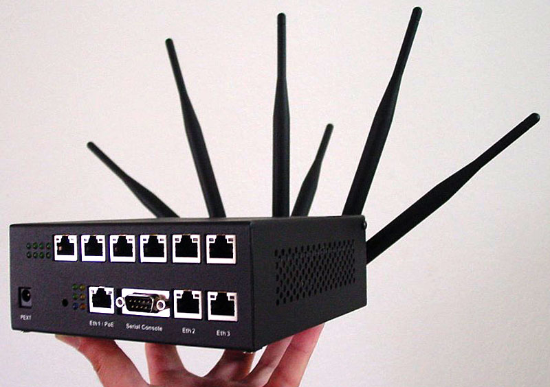 Illustration for article titled Slurpr Wi-Fi Box Sucks Up Six Signals for Super Broadband
